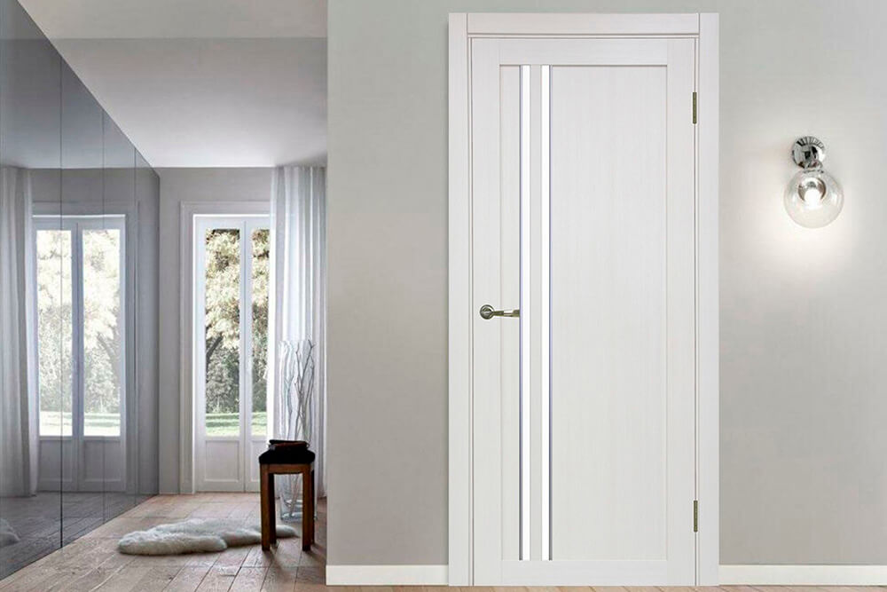 Межкомнатная дверь белого цвета